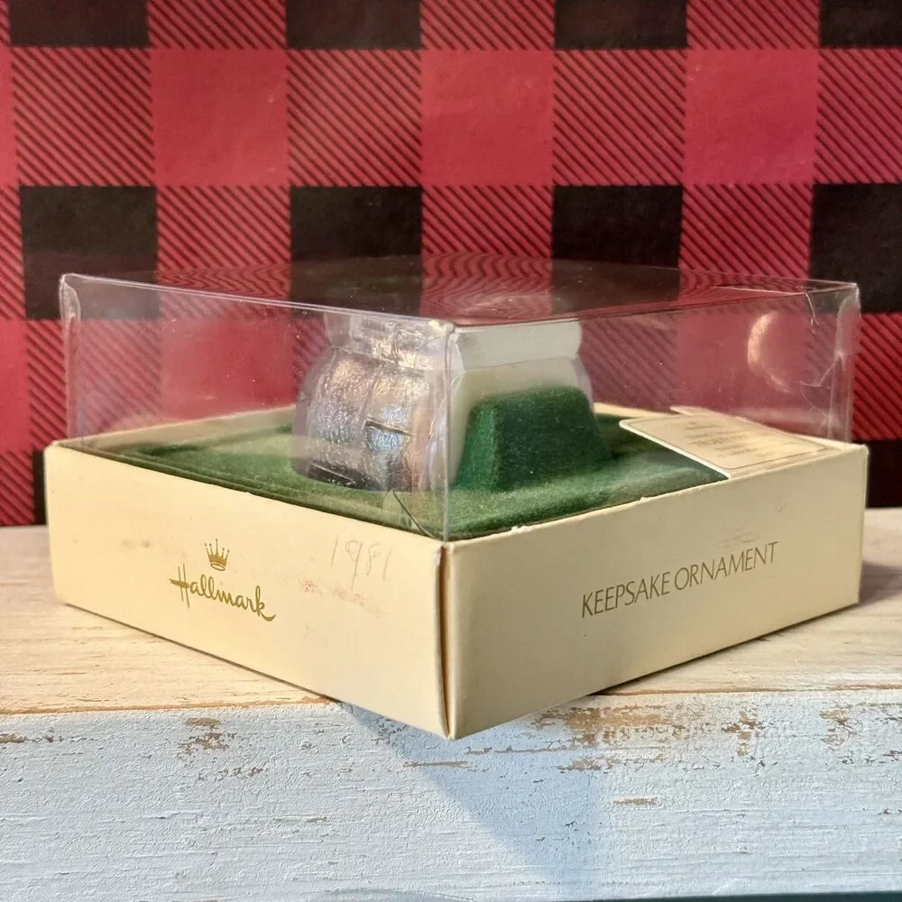 1981 Hallmark Frosty Friends #2 Christmas Keepsake Ornament | Eskimo & Dog Igloo